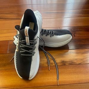 Hoka Carbon BRAND NEW womens  7